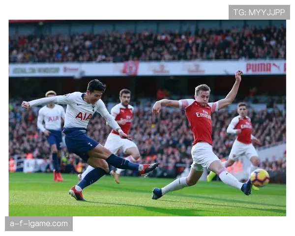 弗拉基米尔·库法尔表现抢眼，助力西汉姆联稳步提升英超竞争力