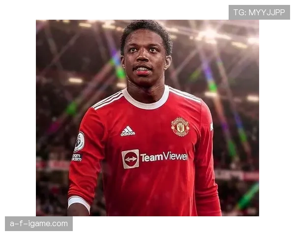 利桑德罗加盟曼联，红魔防线注入新活力