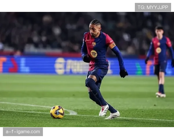 拉菲尼亚传球视野分析：本赛季关键传球与进攻组织表现稳健