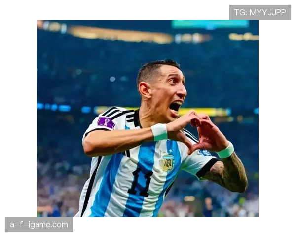 安赫尔·迪马利亚:从边锋到中场的战术角色转型解析 安赫尔·迪马利亚:从边锋到中场的战术角色转型解析