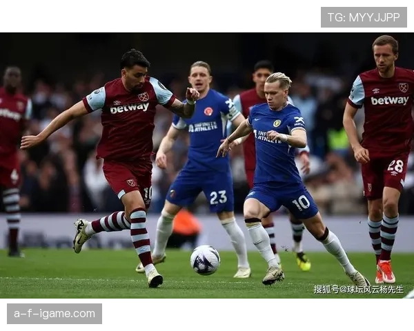 居莱尔 vs 杜埃:技术新星的战术角色与比赛影响力对比 居莱尔 vs 杜埃:技术新星的战术角色与比赛影响力对比