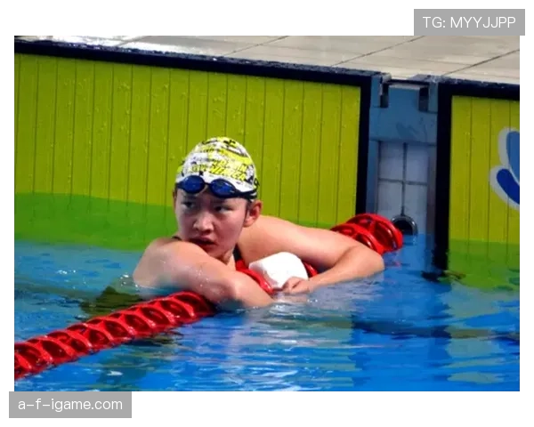 李冰洁退赛那天，谁注意她连咖啡都没碰？